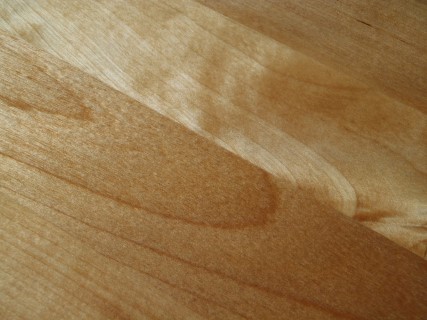 närbild björkbänkskiva med hårdvaxolja